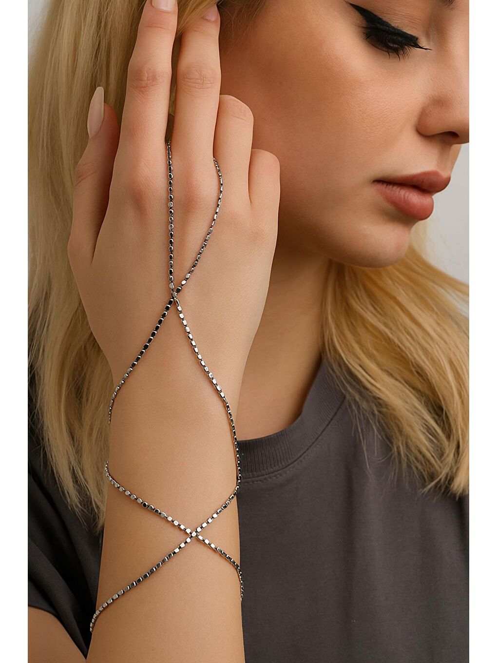 Gri Ezme Zincirli Şahmeran-1