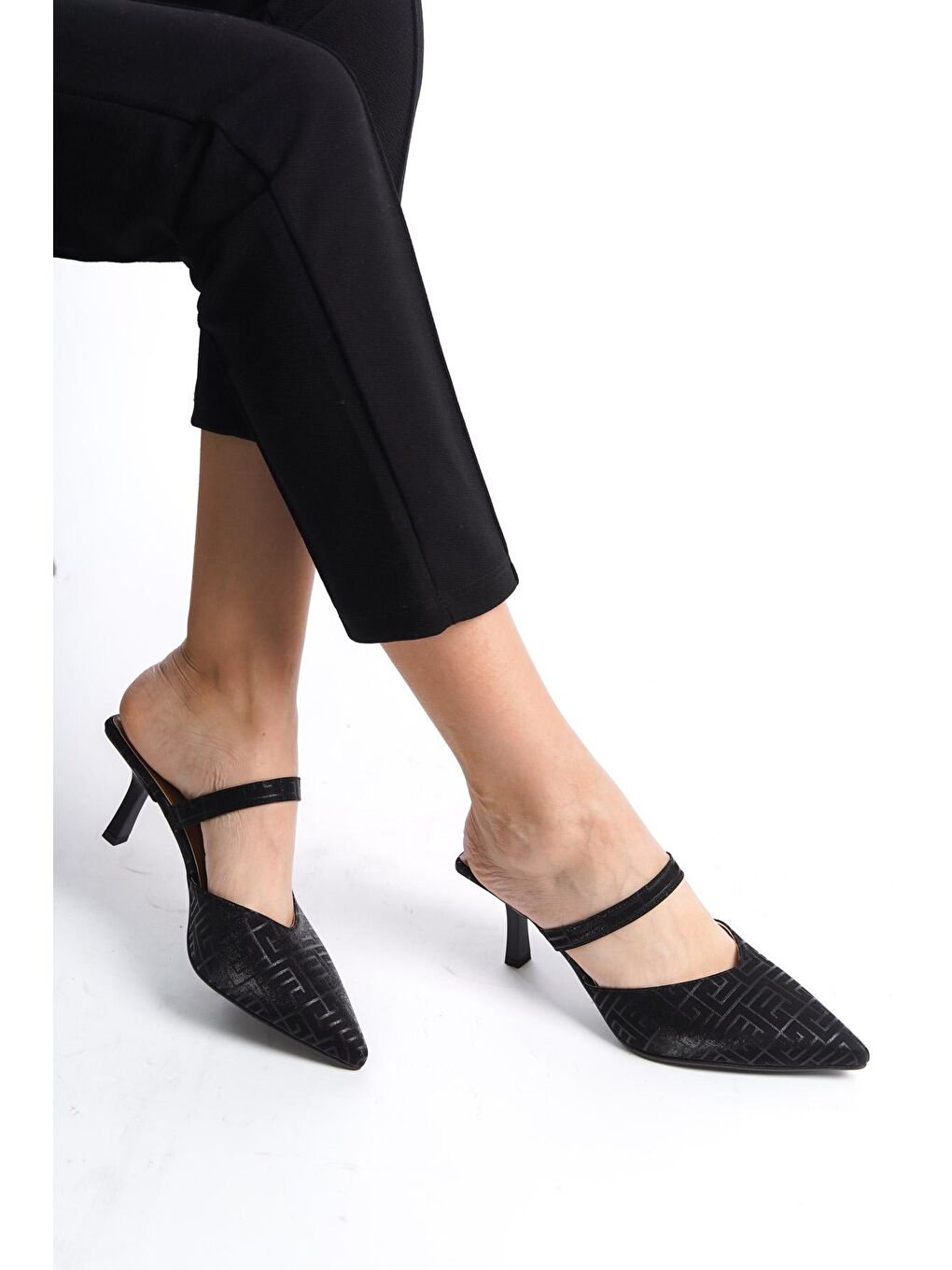 Siyah Kadın Topuklu Terlik