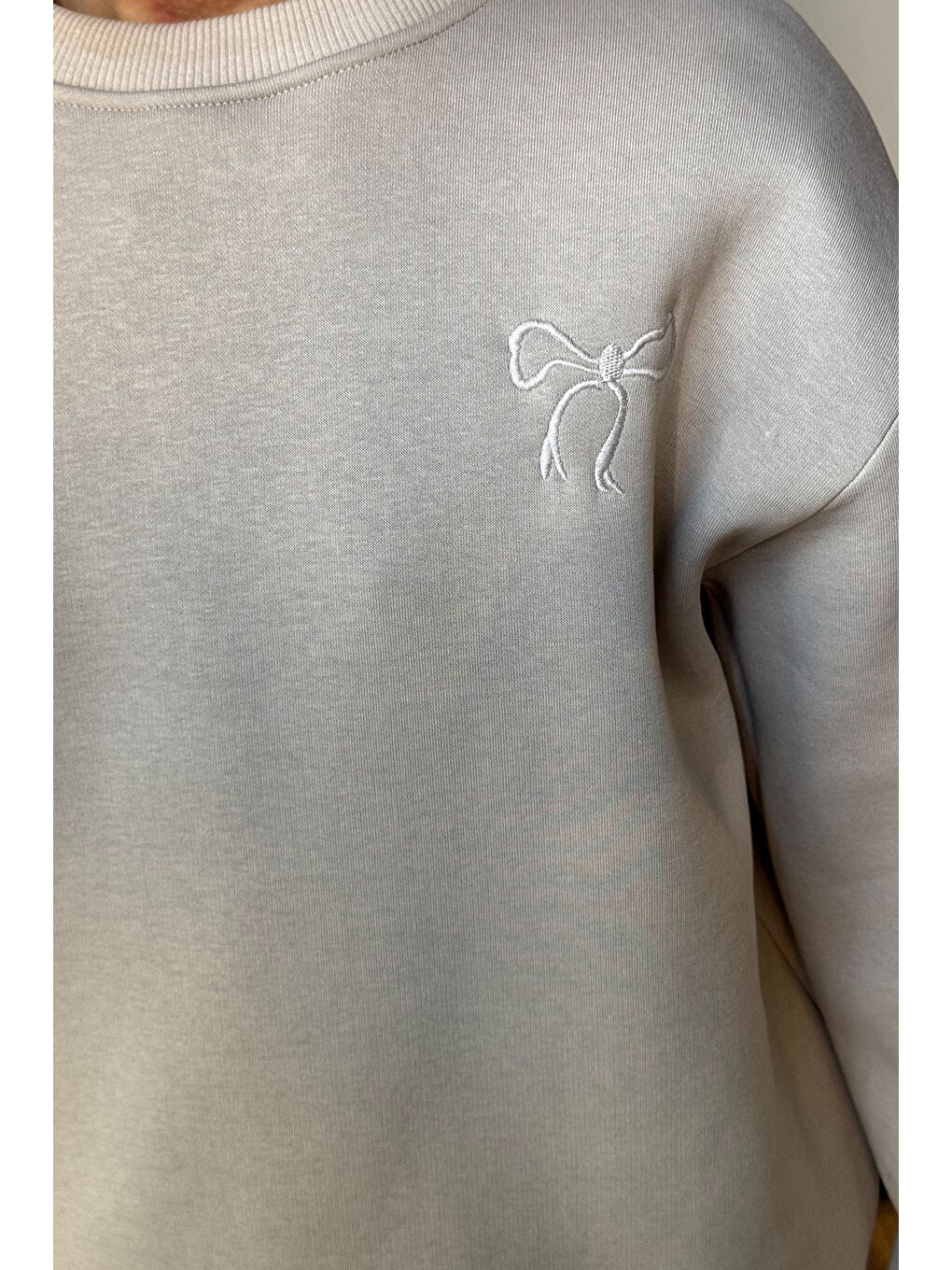 Gri Kadın Fiyonk Nakışlı Şardonlu Sweatshirt-2