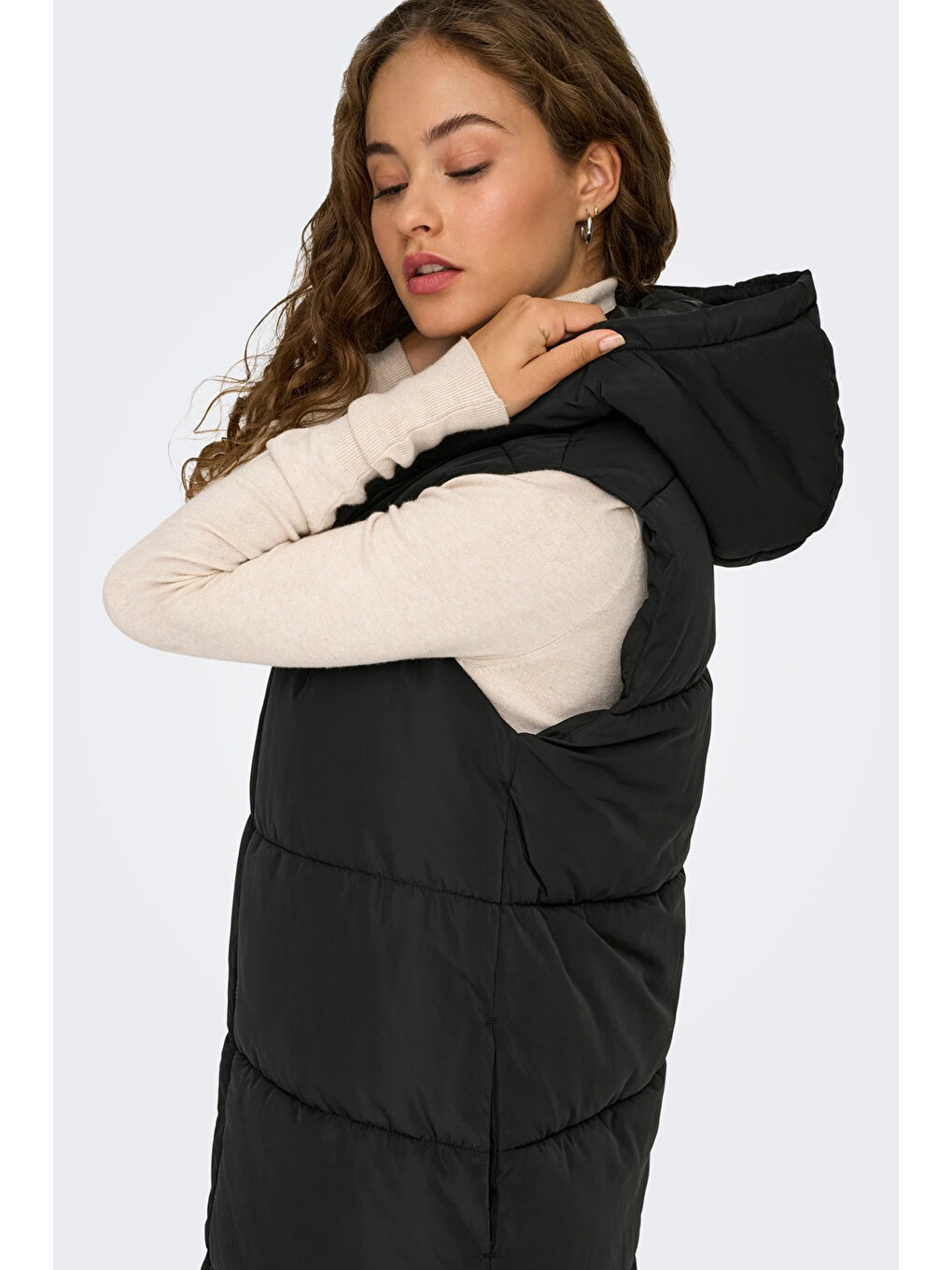 Siyah Onlalina Kapitoneli Regular Fit Uzun Yelek 15241995-5