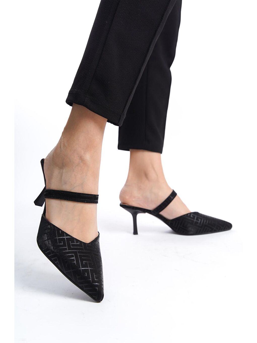 Siyah Kadın Topuklu Terlik-4