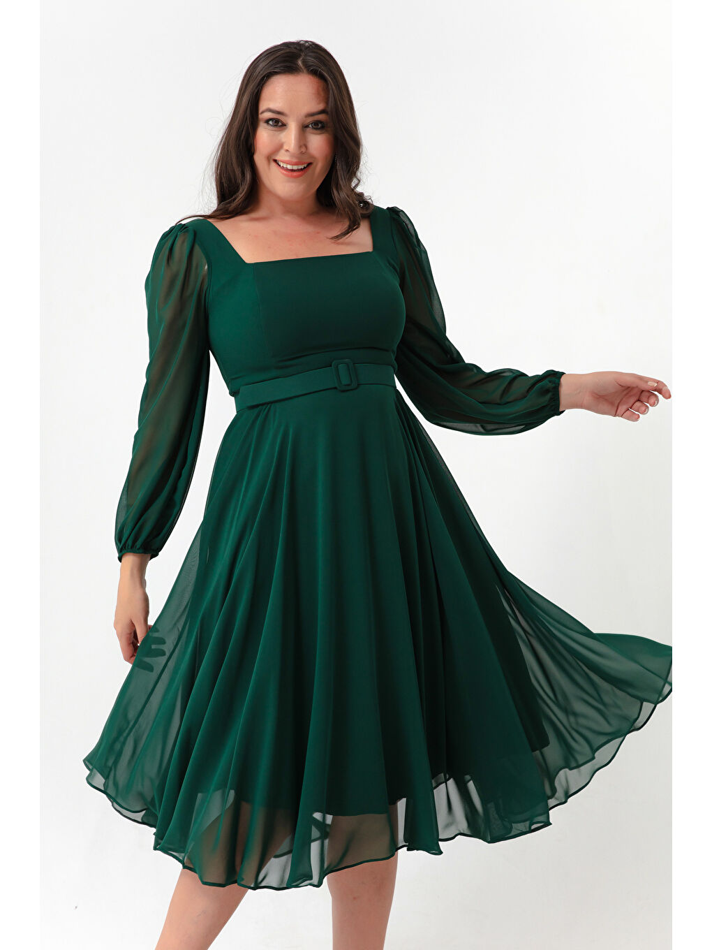 Kadın Zümrüt Yeşili Kare Yaka Kemerli Midi Şifon Büyük Beden Abiye Elbise-2