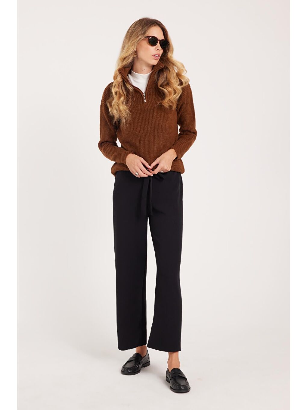 Kadın Relax Fit Rahat Kesim Lastikli Kuşak Bağlamalı Geniş Paça Siyah Pantolon-3