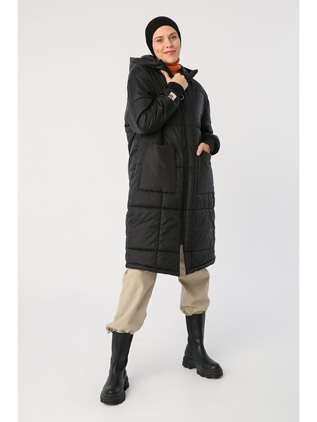 Siyah Oversize Fermuarlı Kapüşonlu Kapitone Mont