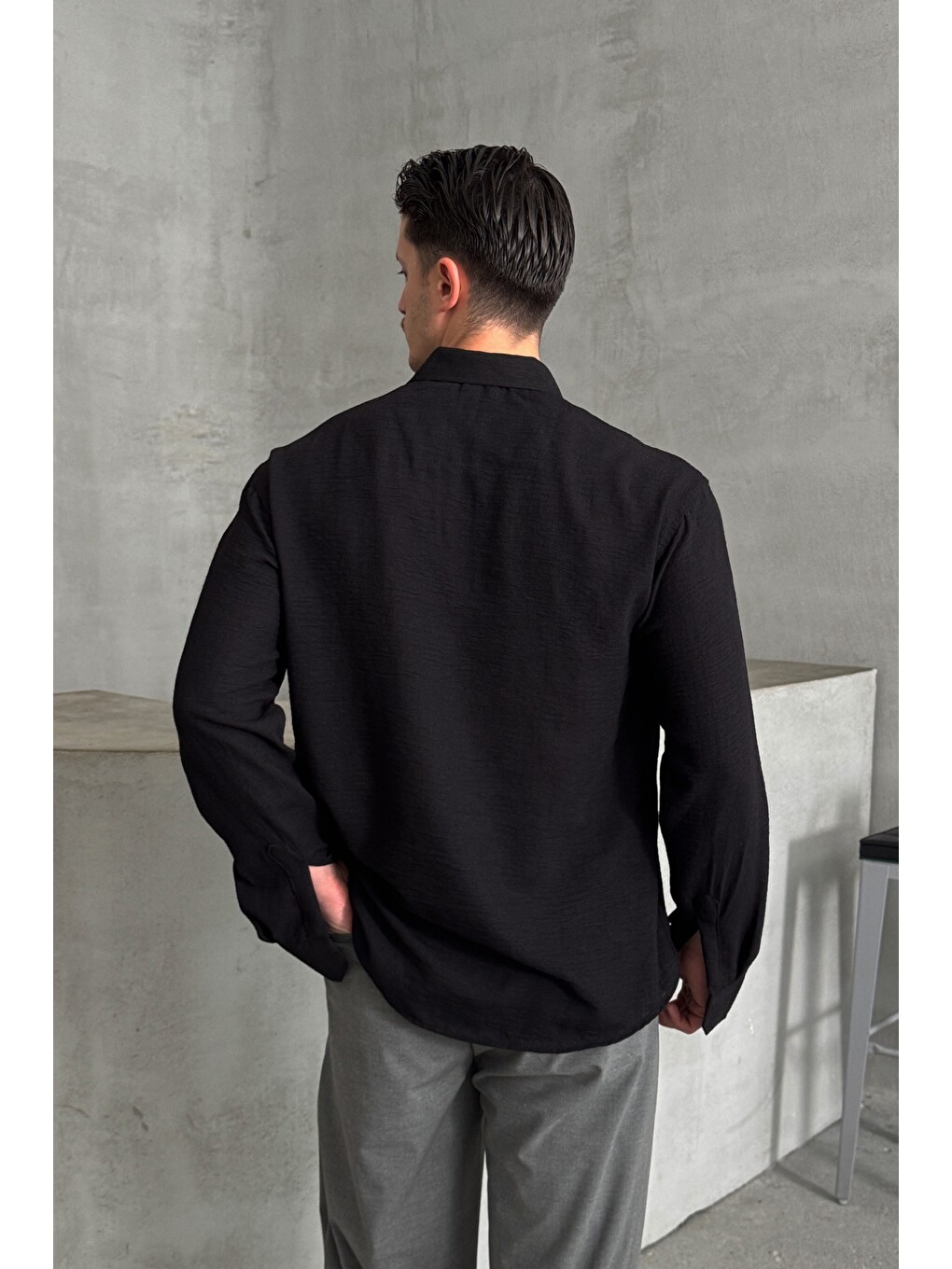 Siyah Erkek Oversize Kesim Keten Görünümlü Gömlek-3