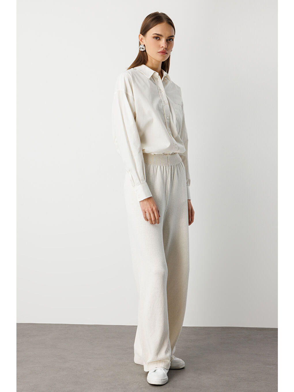 Geniş Paça Beli Lastikli Ekru Triko Jogger Pantolon-1