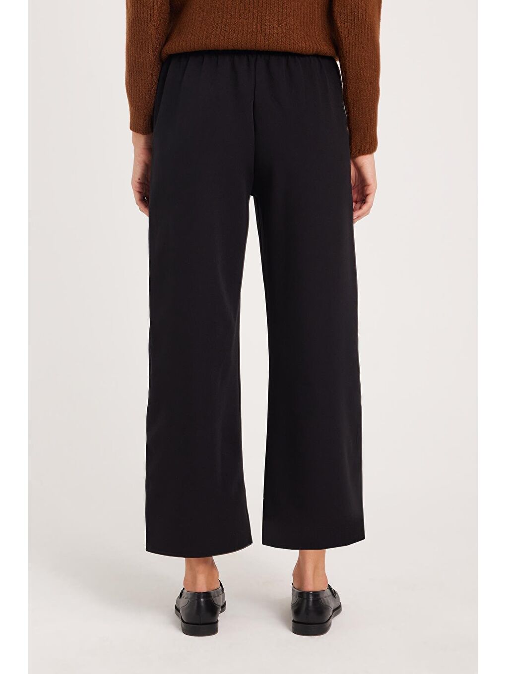 Kadın Relax Fit Rahat Kesim Lastikli Kuşak Bağlamalı Geniş Paça Siyah Pantolon-6