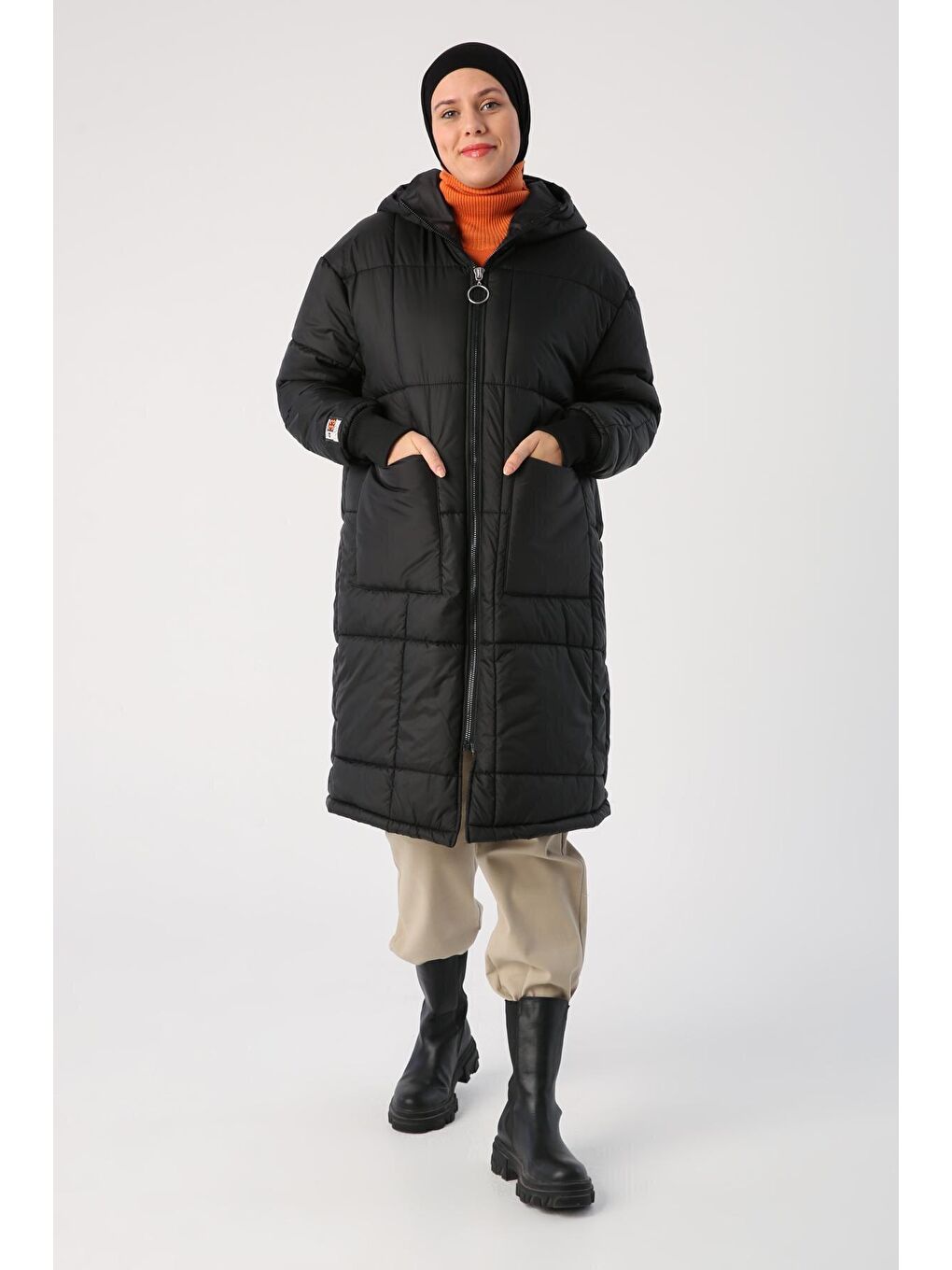 Siyah Oversize Fermuarlı Kapüşonlu Kapitone Mont-1