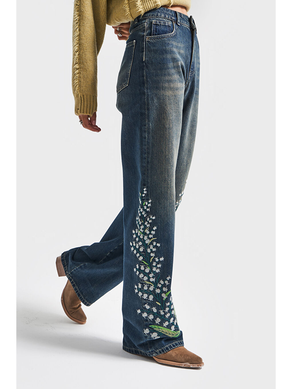 Mavi Kadın T.Kot Rengi 2w5-31 Straight Fit Yüksek Bel Özel Çiçek Kuş Nakışlı Tasarım Denim Jean-1