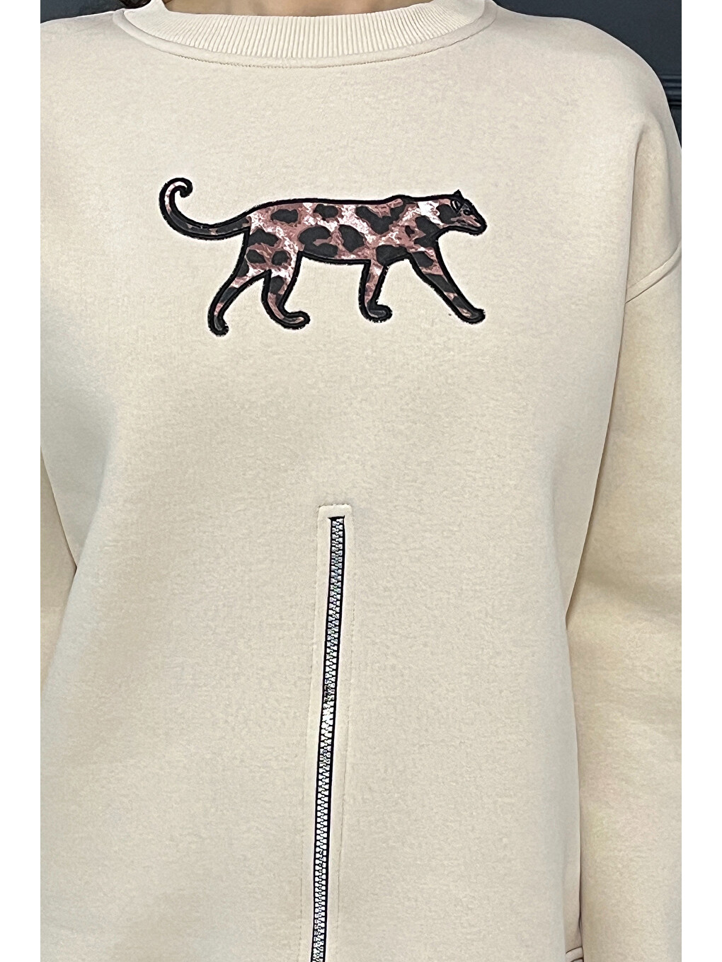Bej Fermuar Detaylı Aplikeli Kadın Sweatshirt-2