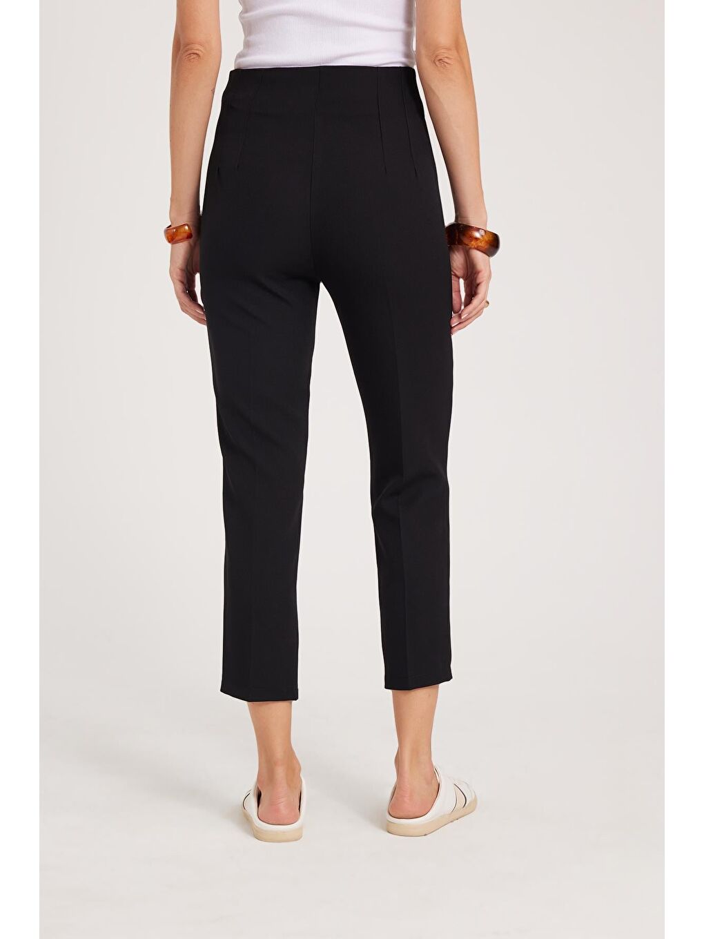 Kadın Relax Fit Rahat Kesim Yüksel Bel Dar Paça Siyah Pantolon-6