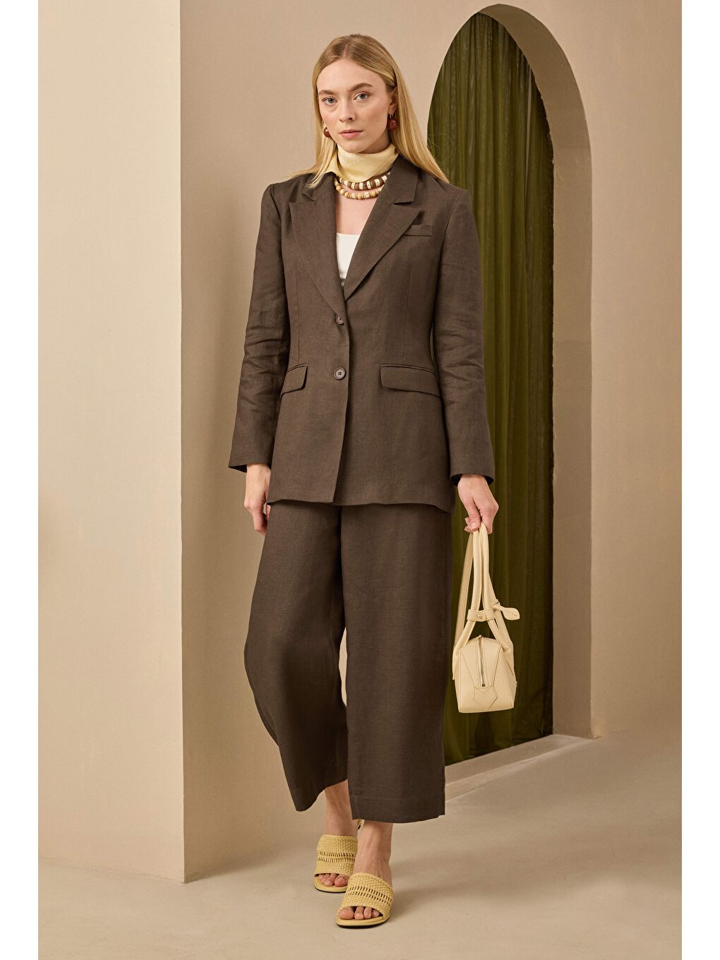 Kahverengi Keten Belden Oturtmalı Ceket Fındık-1