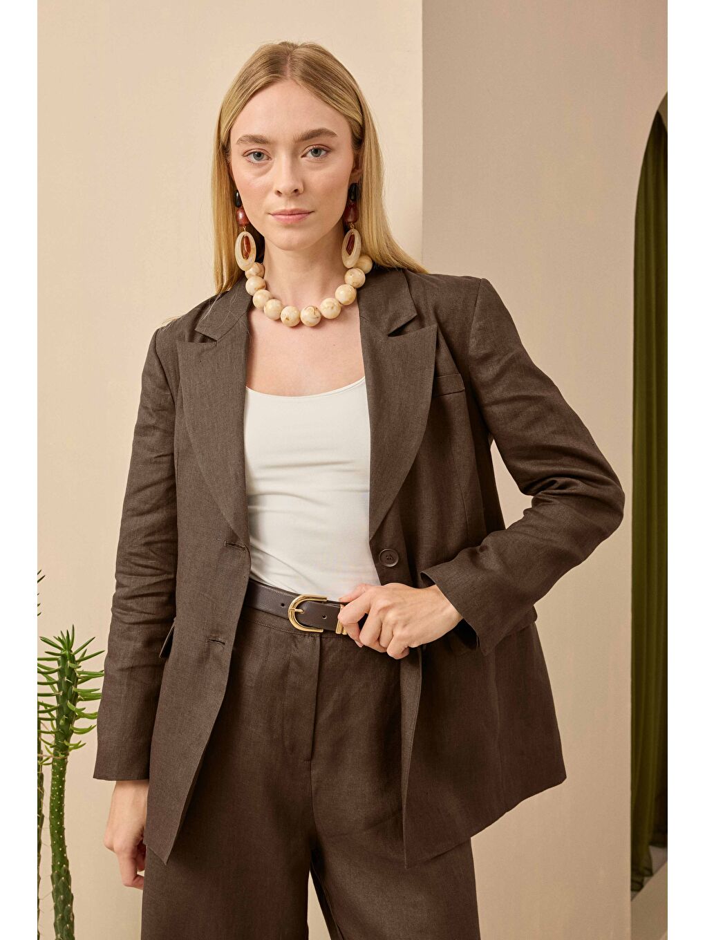 Kahverengi Keten Belden Oturtmalı Ceket Fındık-3