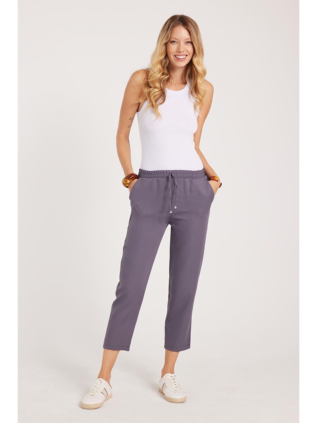 Kadın Relax Fit Rahat Kesim Yüksel Bel Dar Paça Beli Lastikli Bağcıklı Antrasit Pantolon-3
