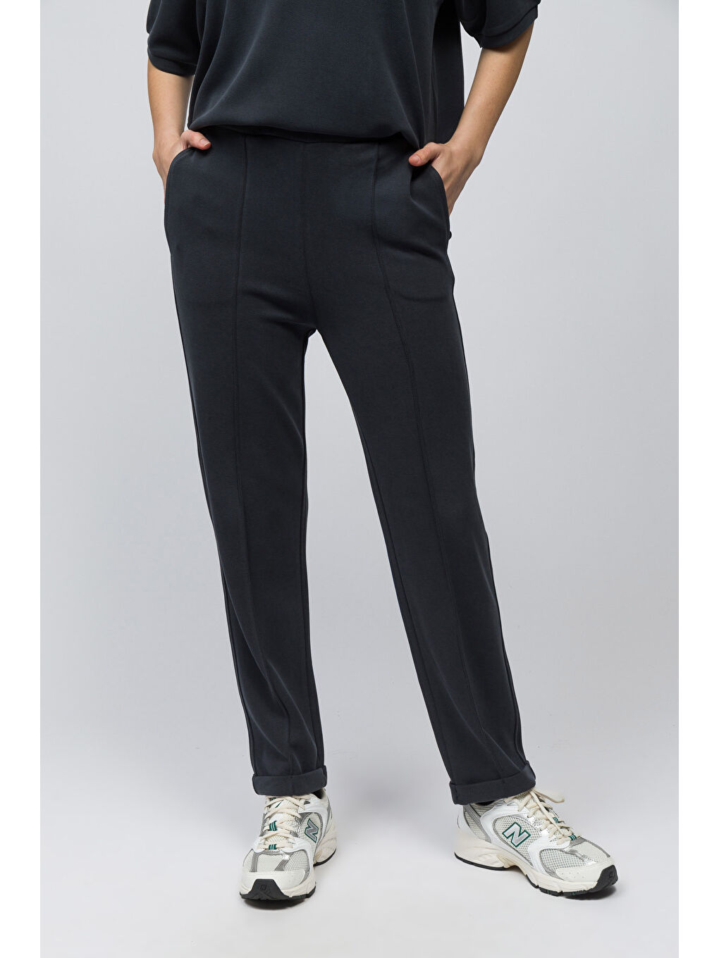 Huesca - Önü Nervür Detaylı Pike Modal Kumaş Dar Kalıp Havuç Kesim Pantolon - Antrasit Renk-1