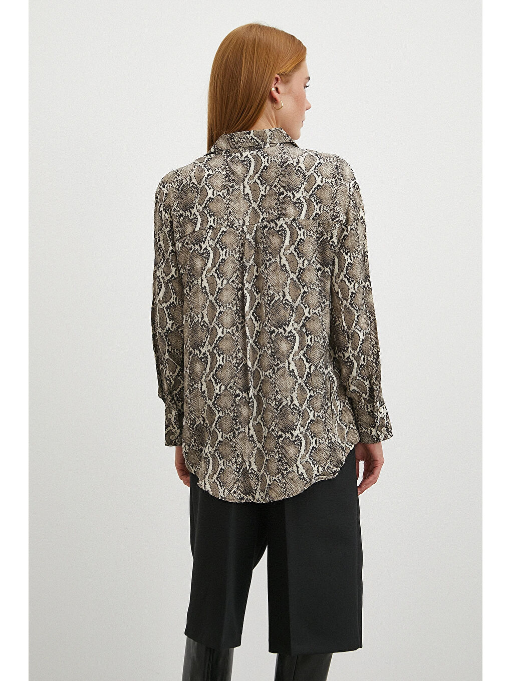 Yılan Desenli Viskon Saten Gömlek Siyah-5