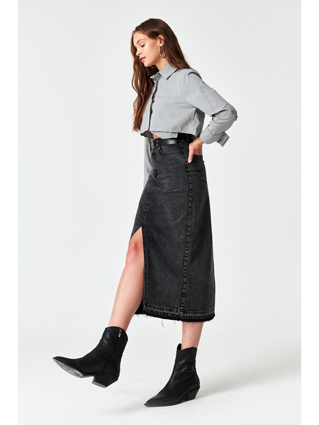 Gri Kadın Füme Renk Kemer Dahil Derin Yırtmaçlı Yüksek Bel Uzun Denim Etek-5