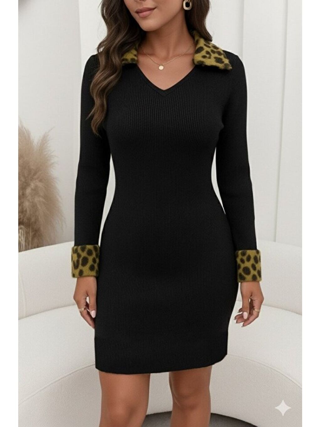 Siyah Kadın Uzun Kollu V Yakalı Kürk Detaylı Kaşkorse Elbise-1