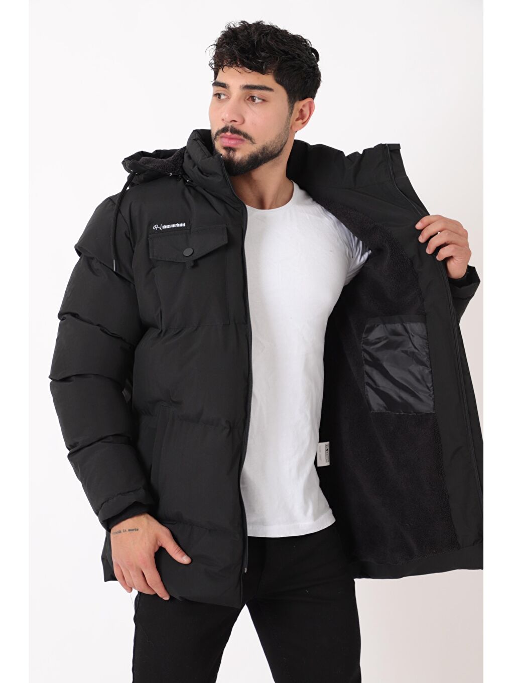 Siyah Göğüs Cepli İçi Kürklü Uzun Şişme Mont PLDP 2957_50456-2