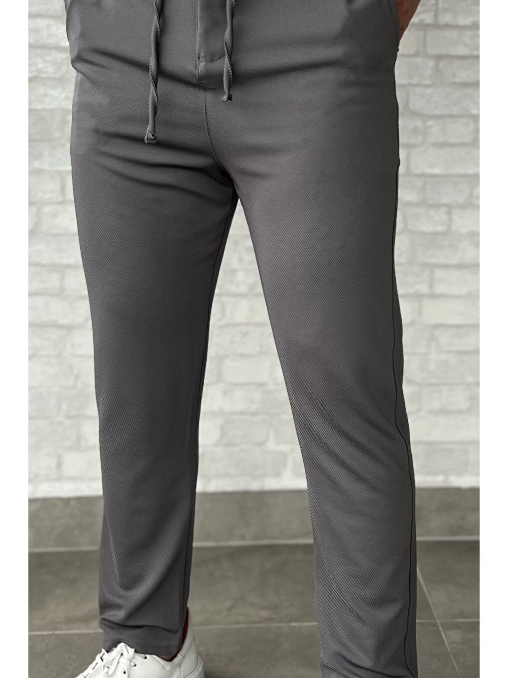 Gri Bel Bağcıklı Erkek Jogger Pantolon-3