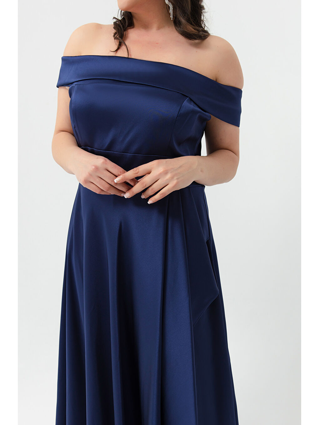 Kadın Lacivert Kayık Yaka Büyük Beden Saten Abiye & Mezuniyet Elbisesi-3