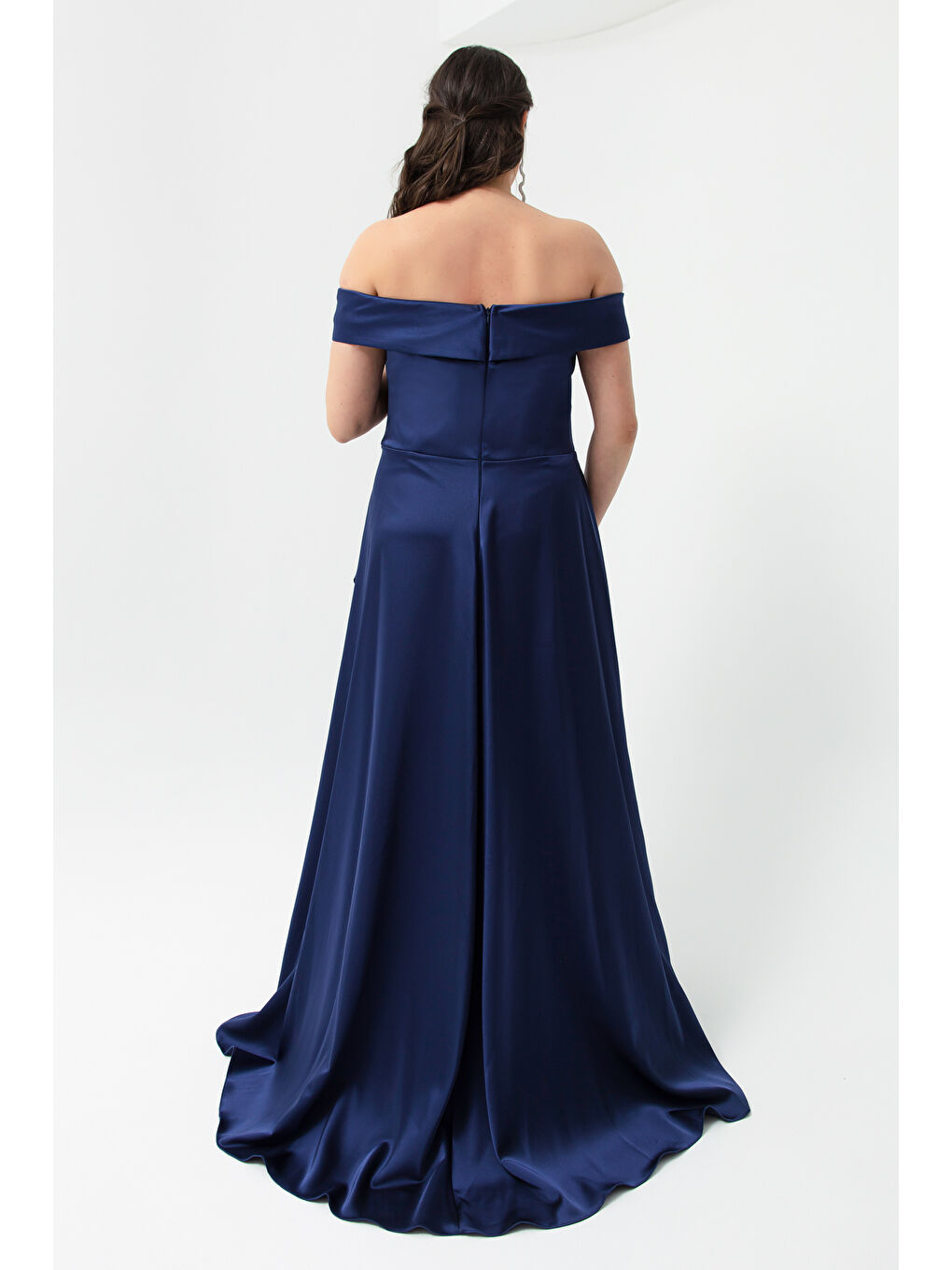 Kadın Lacivert Kayık Yaka Büyük Beden Saten Abiye & Mezuniyet Elbisesi-4