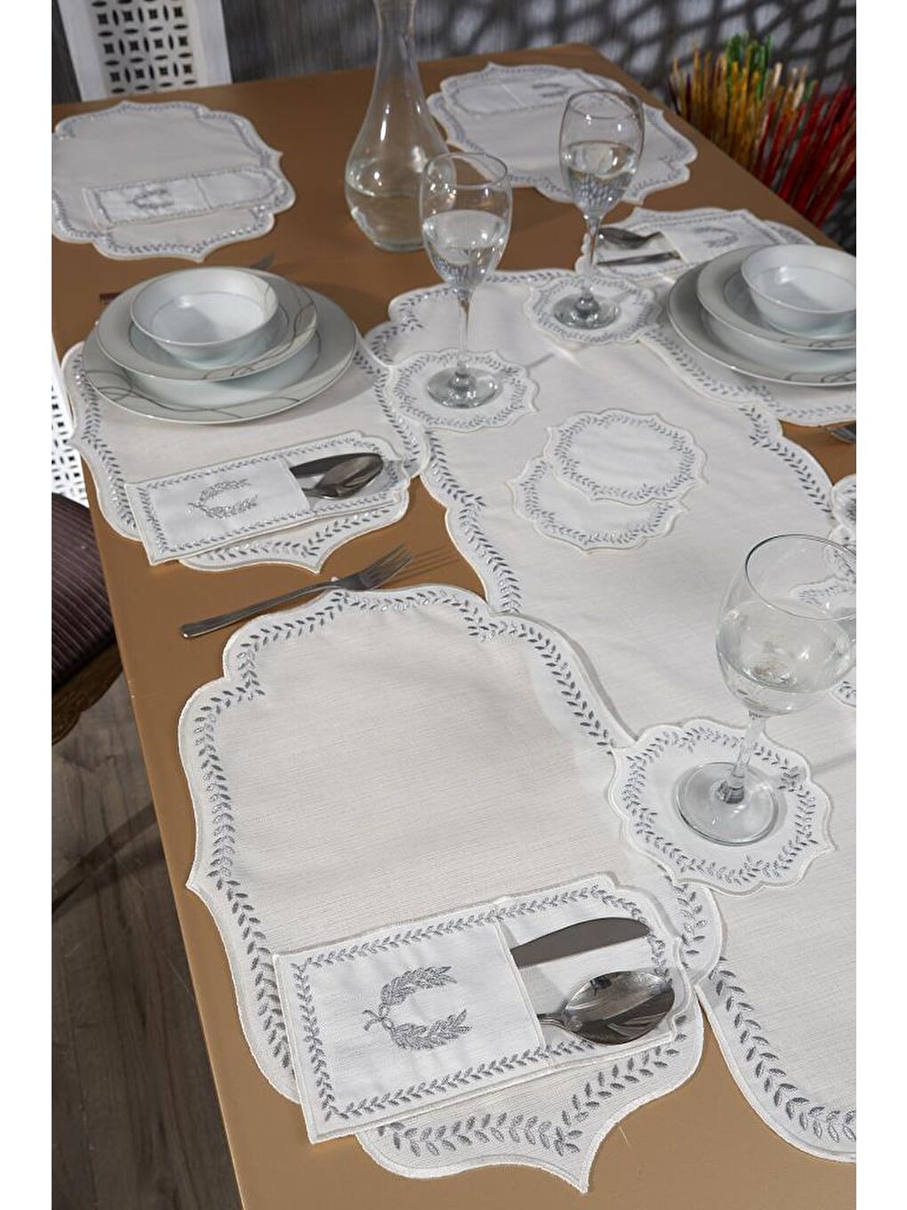 Gri Nişan Keten Nakışlı Amerikan Servis Takımı 19 Parça Silver-1