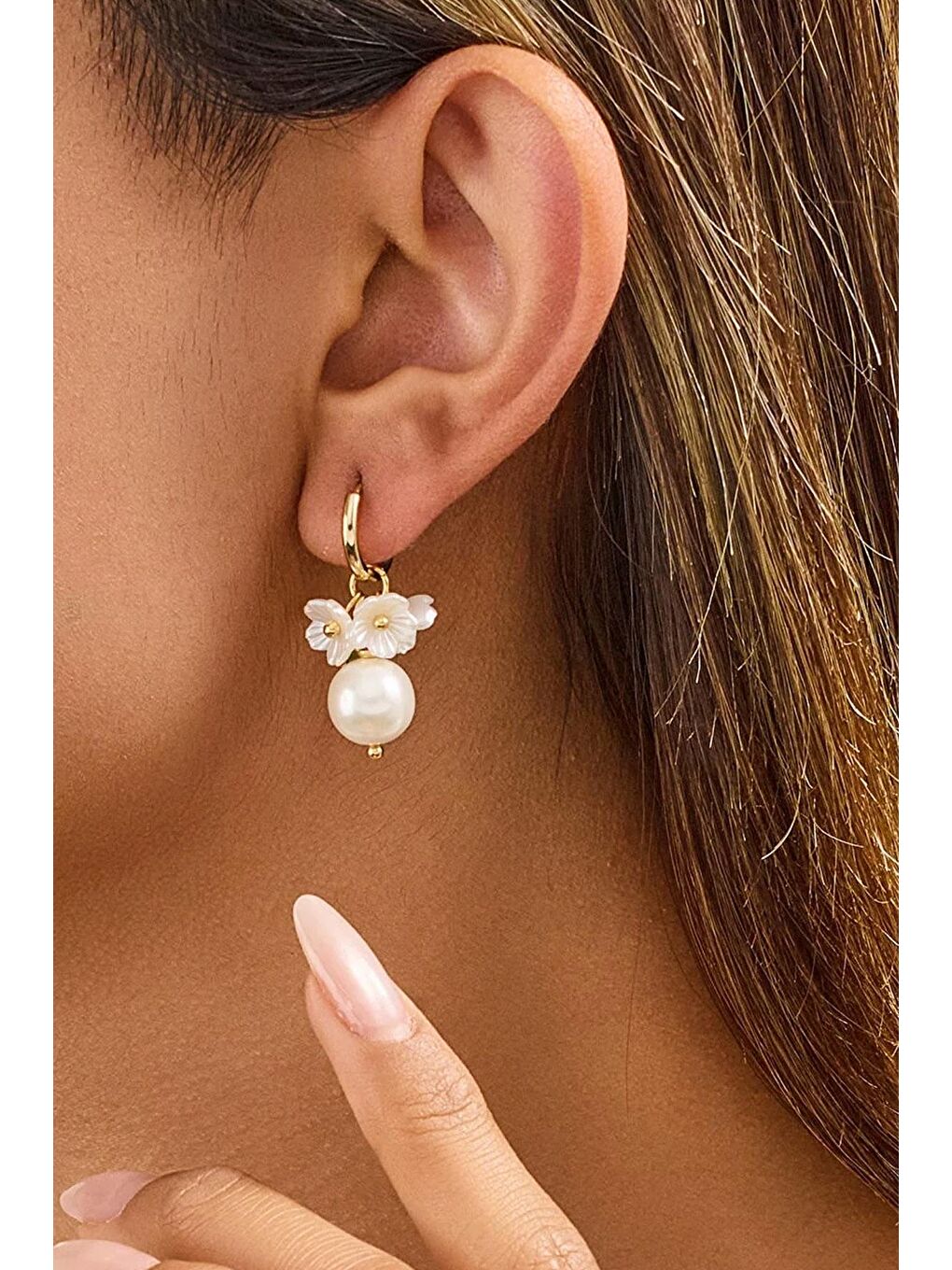 Sarı Beyaz Çiçekli küpe-1