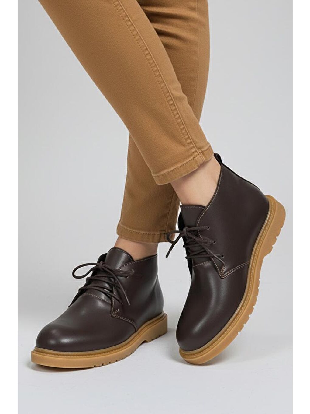 Kahverengi Kadın Kahve Bağcıklı Yarım Cilt Rugan Bot - 27907-KAHVE-2
