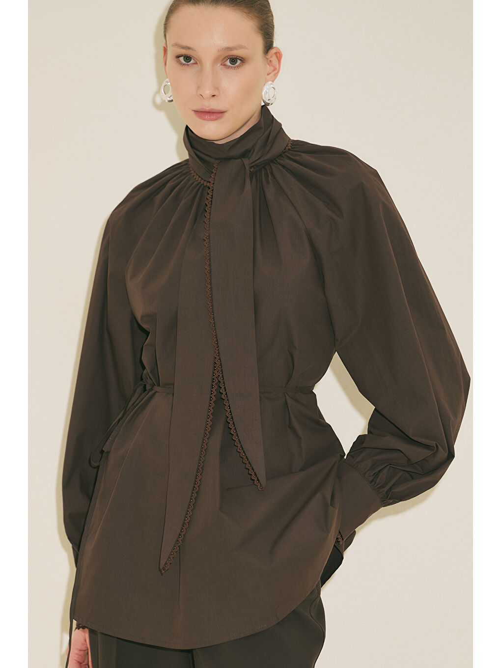 Bağlama Yaka Bluz Kahverengi-4