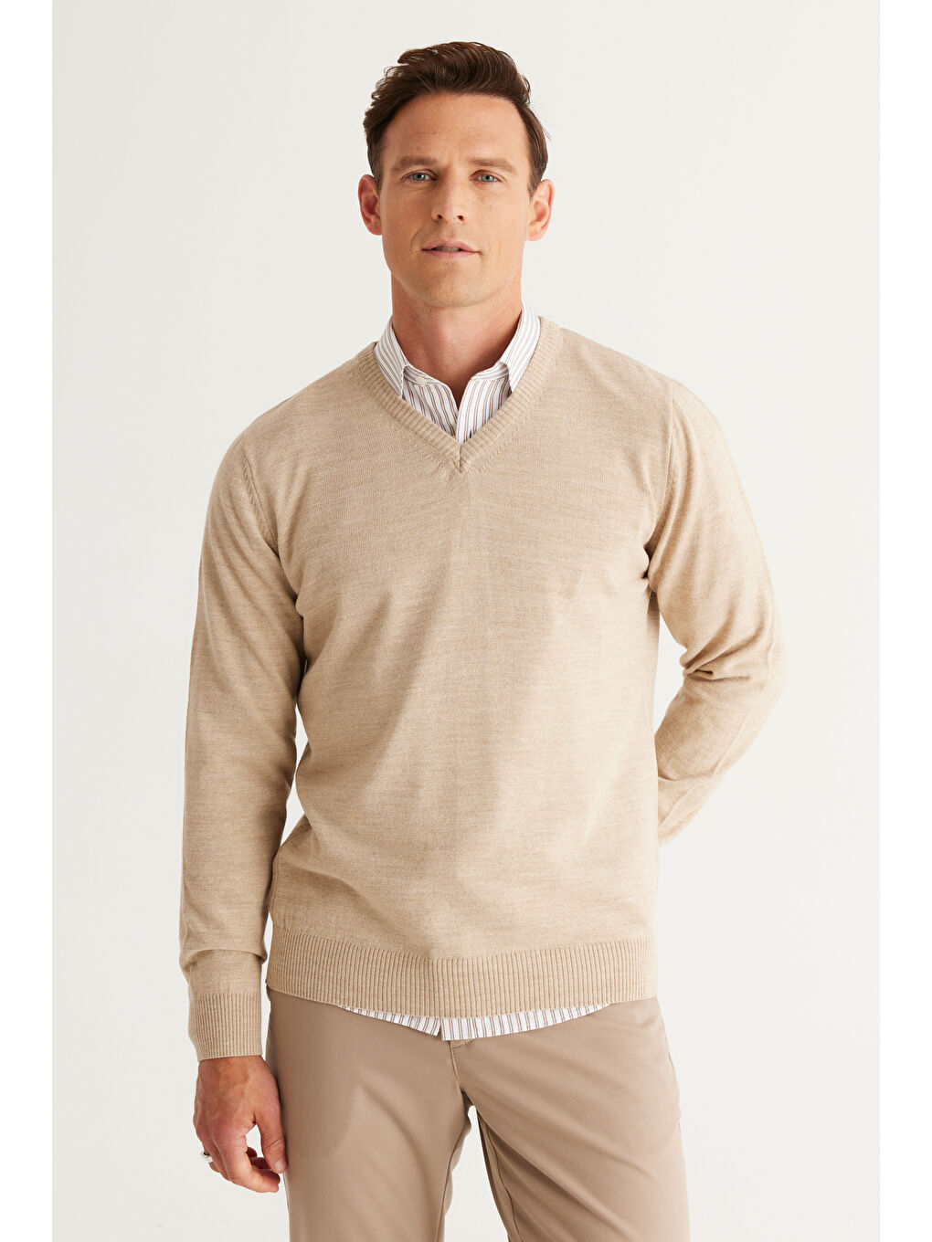 Erkek Bej Anti-Pilling Tüylenme Yapmayan Normal Kesim V Yaka Triko Kazak