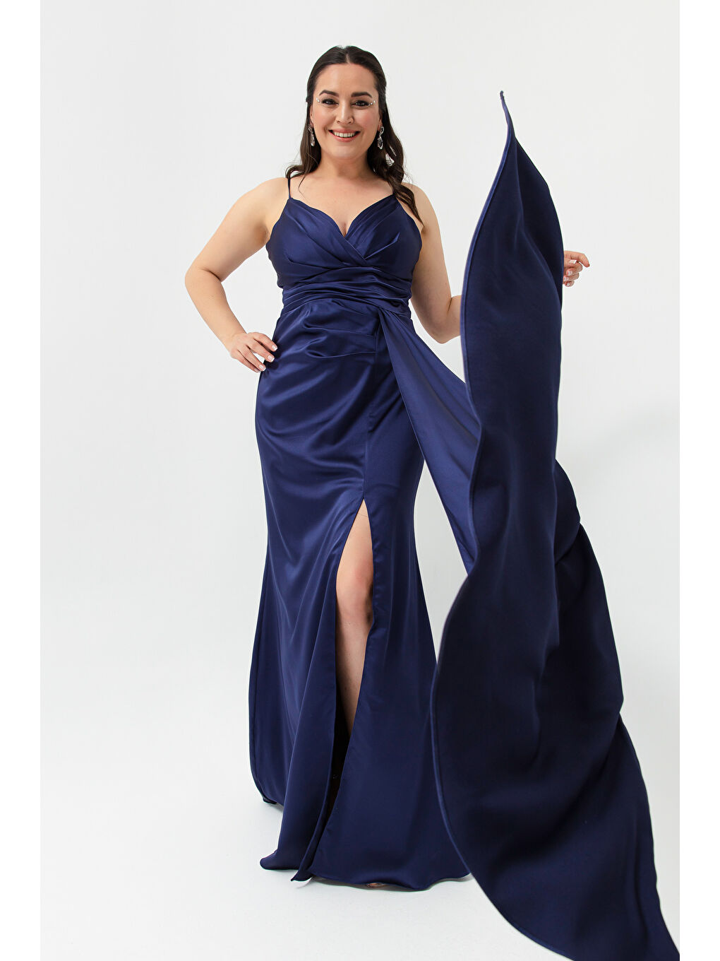 Kadın Lacivert Büyük Beden Uzun Saten Abiye Elbise & Mezuniyet Elbisesi
