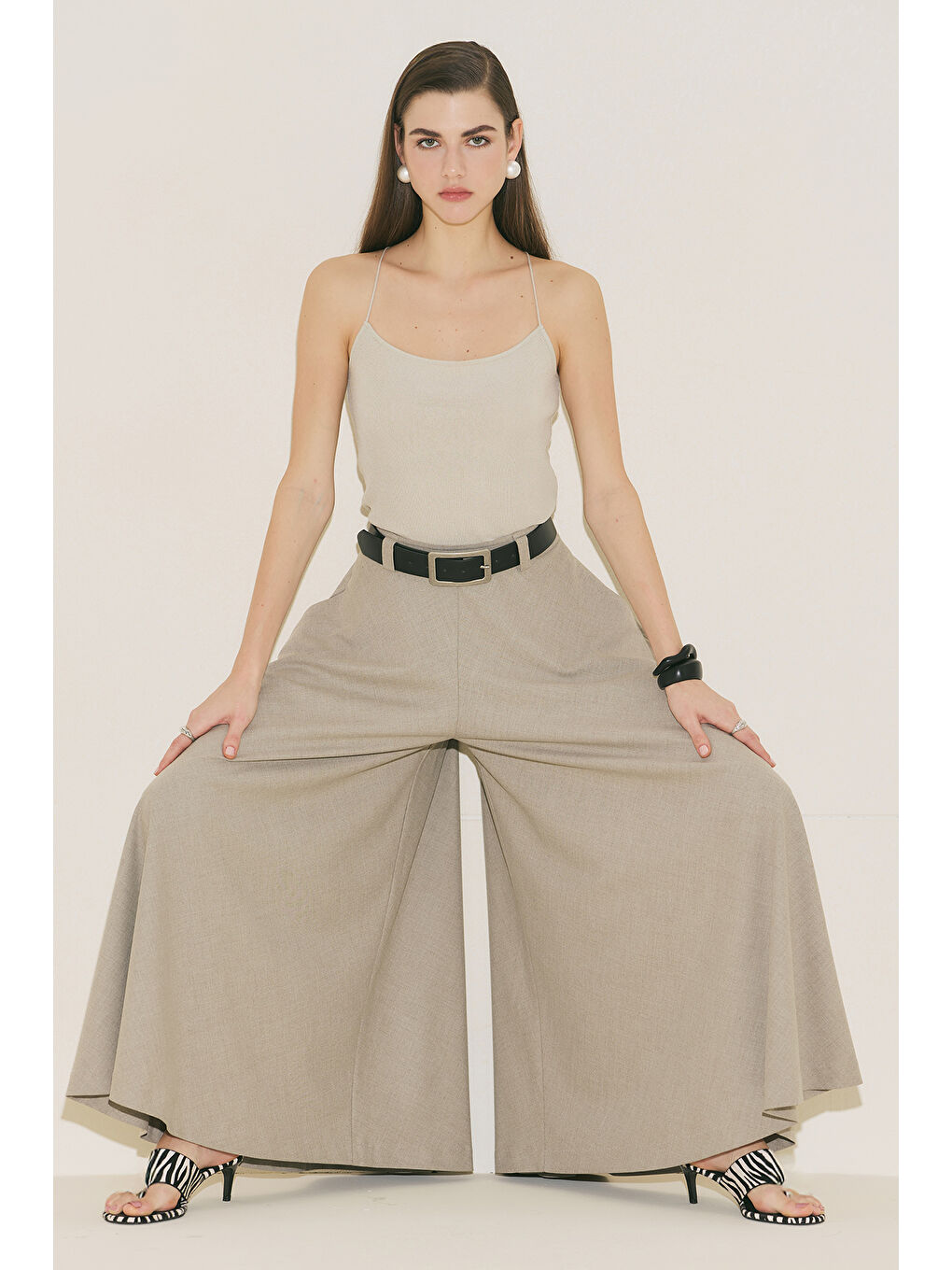 Bej Etek Formlu Geniş Pantolon Taş-1