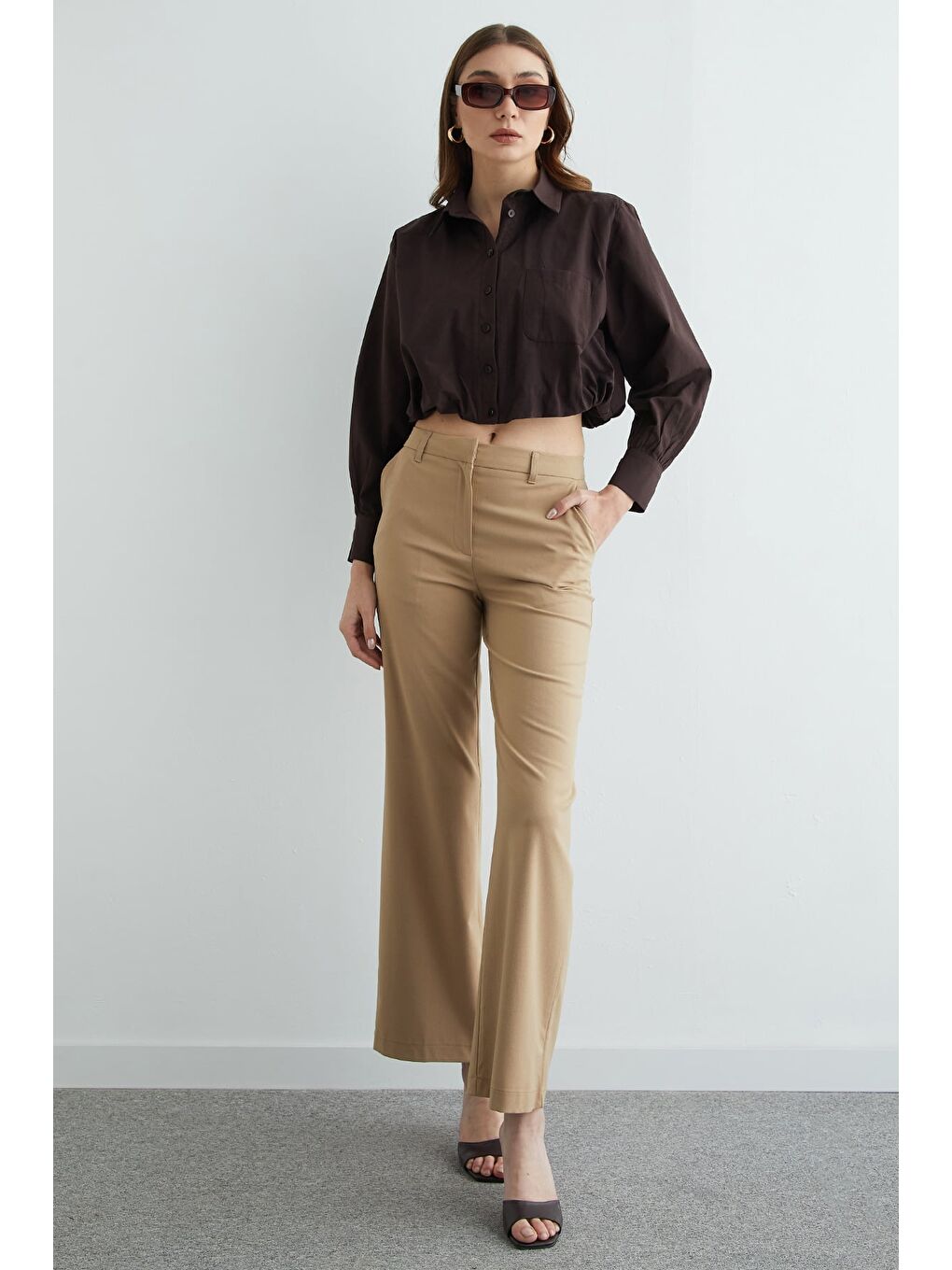 Kahverengi Düğmeli Tek Cepli Crop Gömlek-1