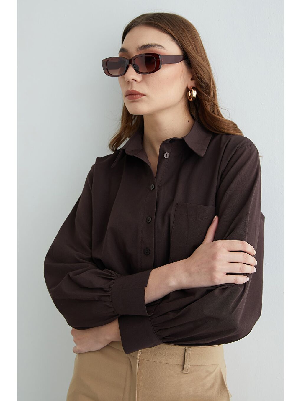 Kahverengi Düğmeli Tek Cepli Crop Gömlek-2