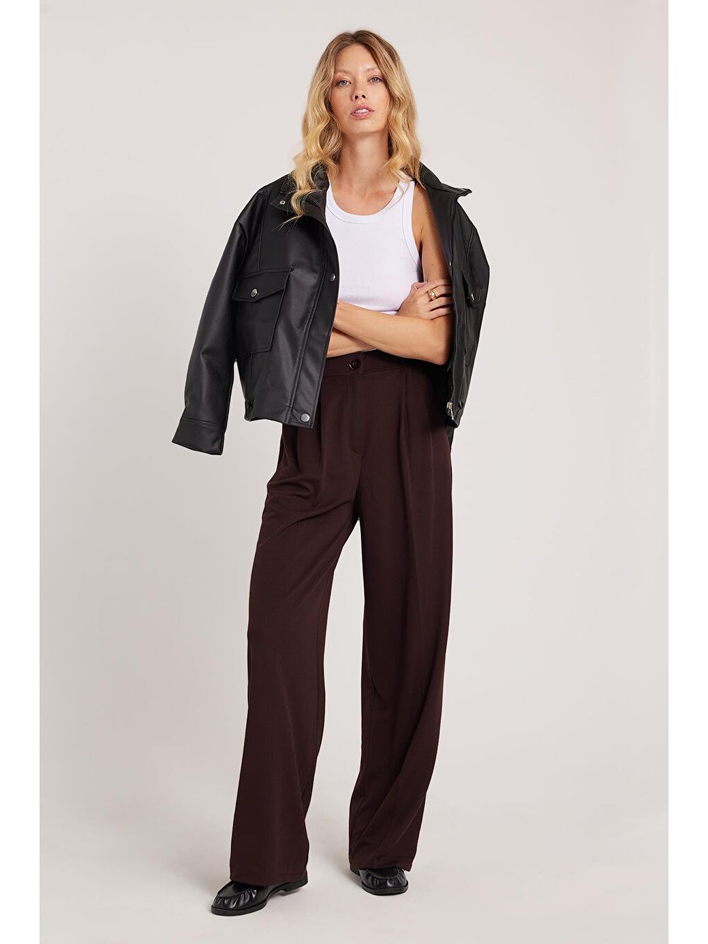 Kadın Regular Fit Klasik Kesim Yüksel Bel Geniş Paça Kahverengi Pantolon-3