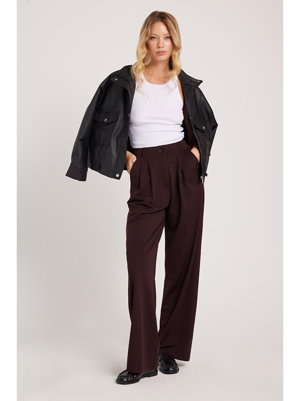 Kadın Regular Fit Klasik Kesim Yüksel Bel Geniş Paça Kahverengi Pantolon-4