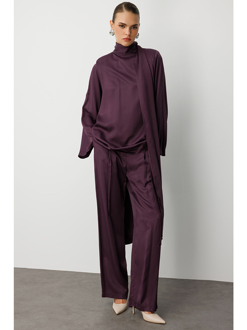 Fular Detaylı Saten Bordo Tasarım Bluz-1