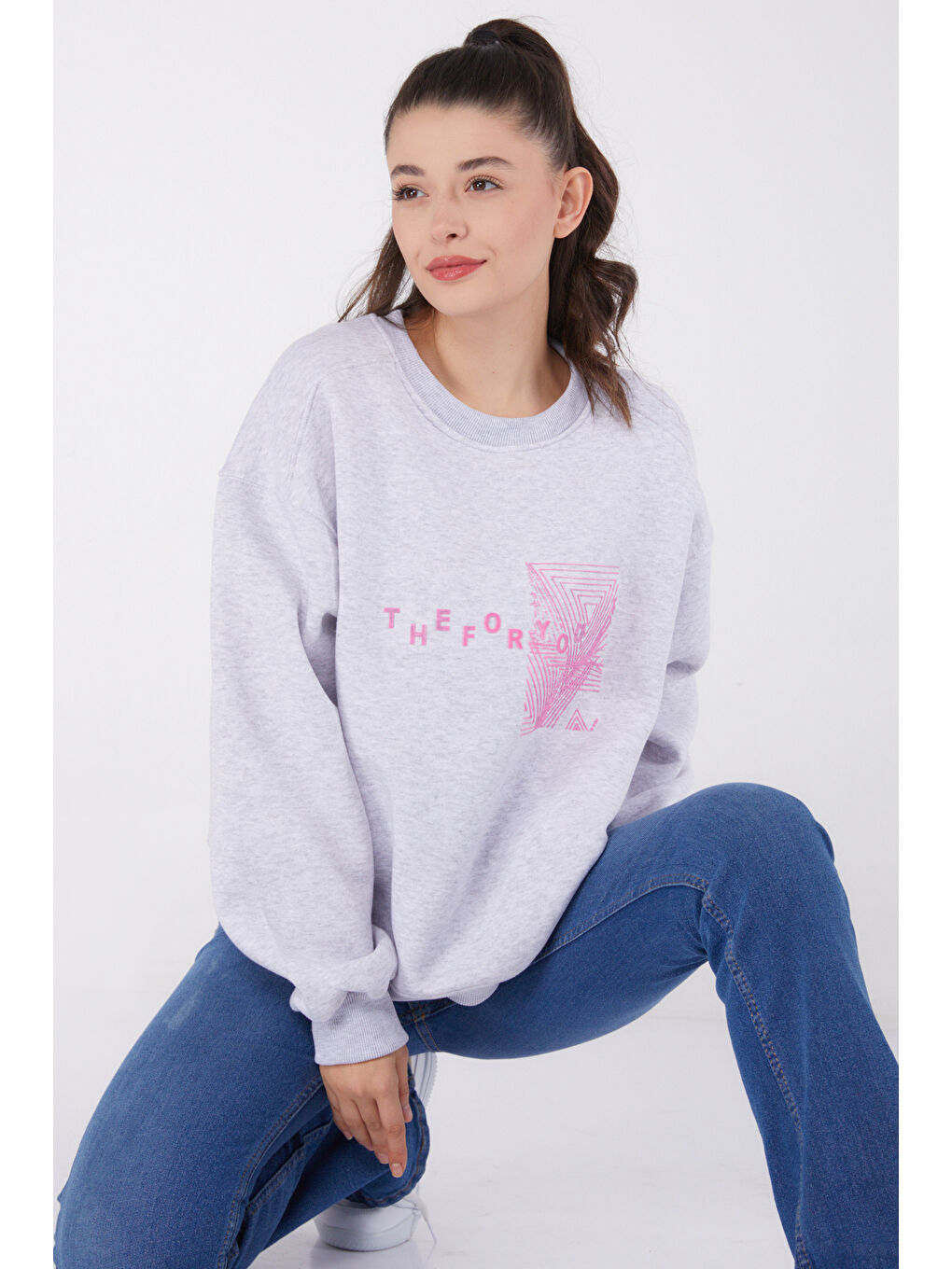 Bisiklet Yaka Kadın Gri Baskılı Sweatshirt - 26473