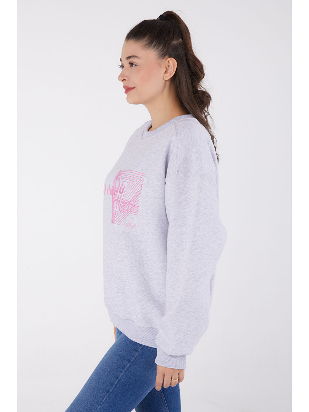Bisiklet Yaka Kadın Gri Baskılı Sweatshirt - 26473-3