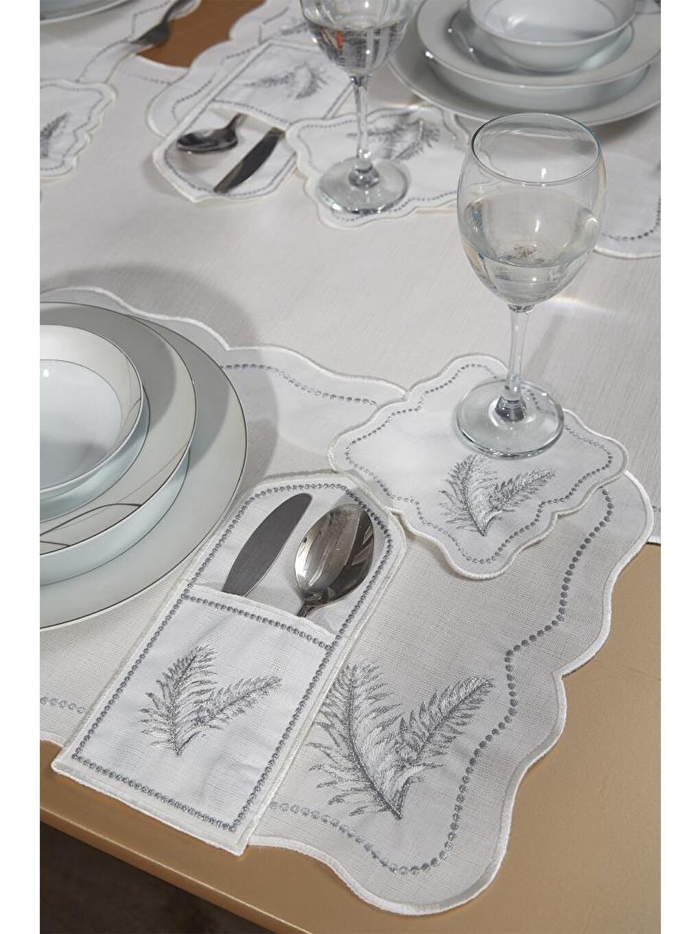 Gri Viktori Keten Nakışlı Amerikan Servis Takımı 19 Parça Silver-2