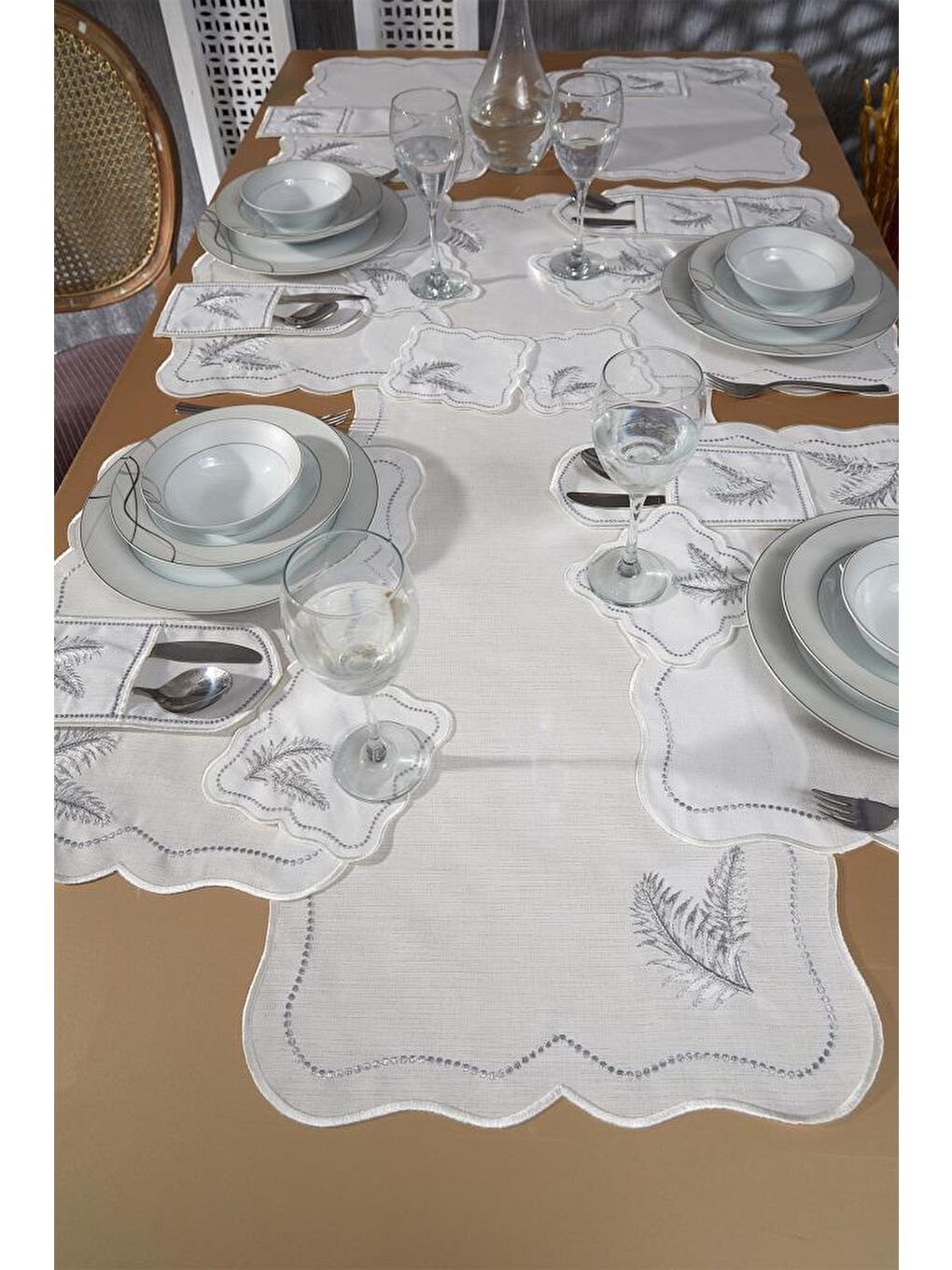 Gri Viktori Keten Nakışlı Amerikan Servis Takımı 19 Parça Silver-3