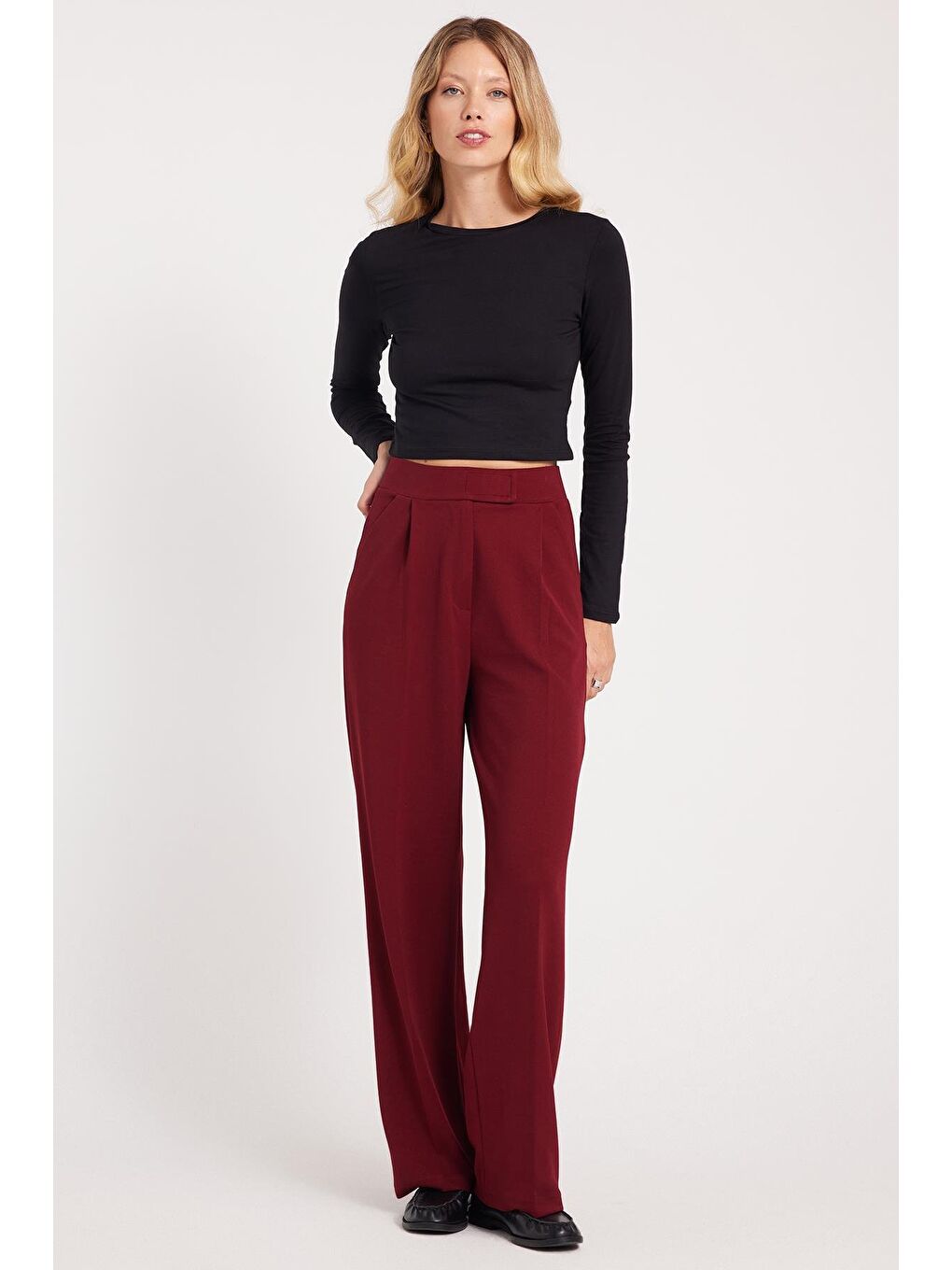 Kadın Regular Fit Klasik Kesim Cırt Kapamalı Geniş Paça Bordo Pantolon-3