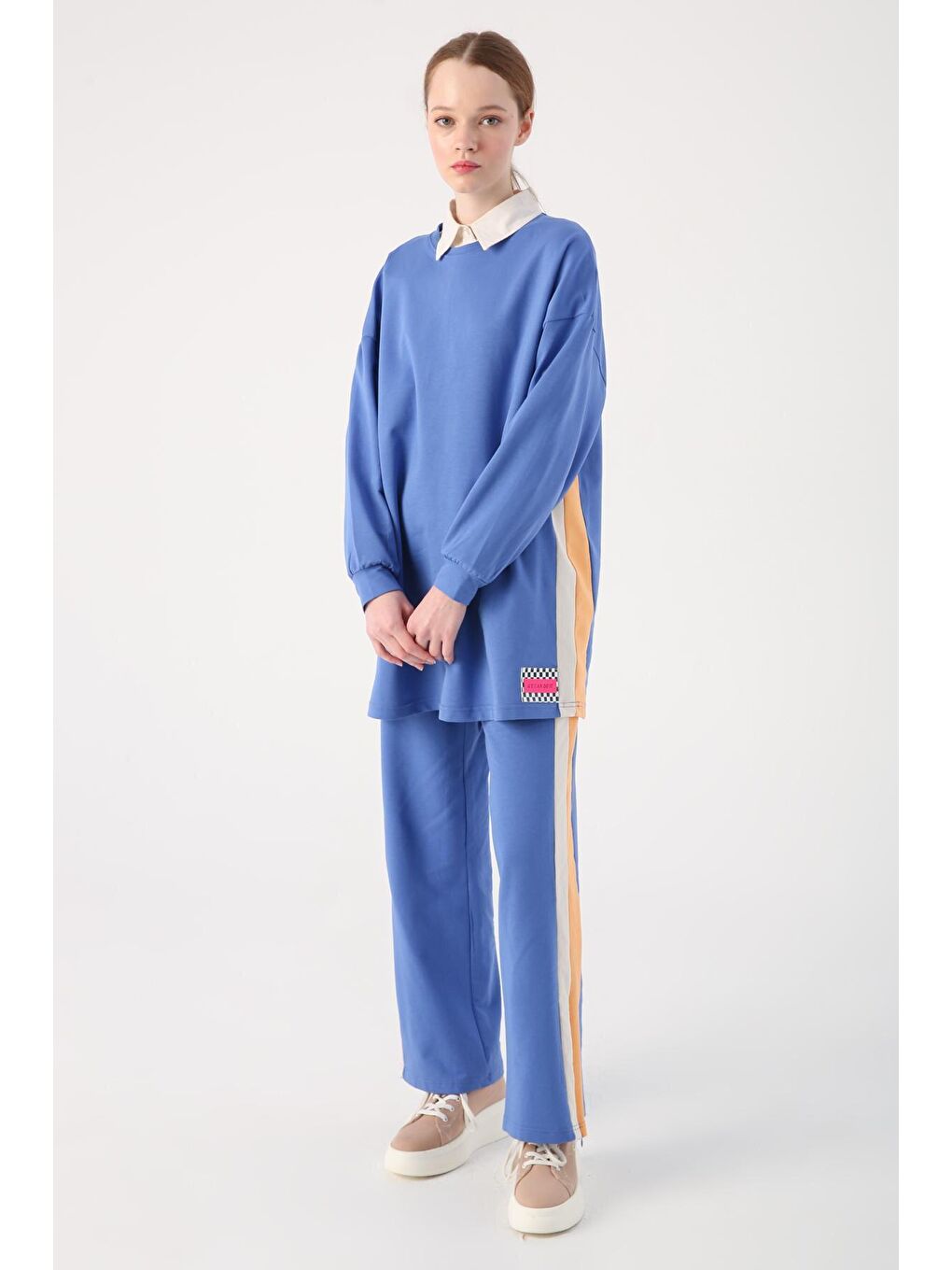 Mavi Parlement Pamuklu Renkli Garnili Paçası Yırtmaç Detaylı Eşofman Takımı