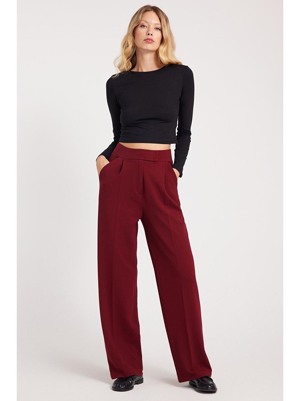 Kadın Regular Fit Klasik Kesim Cırt Kapamalı Geniş Paça Bordo Pantolon-4