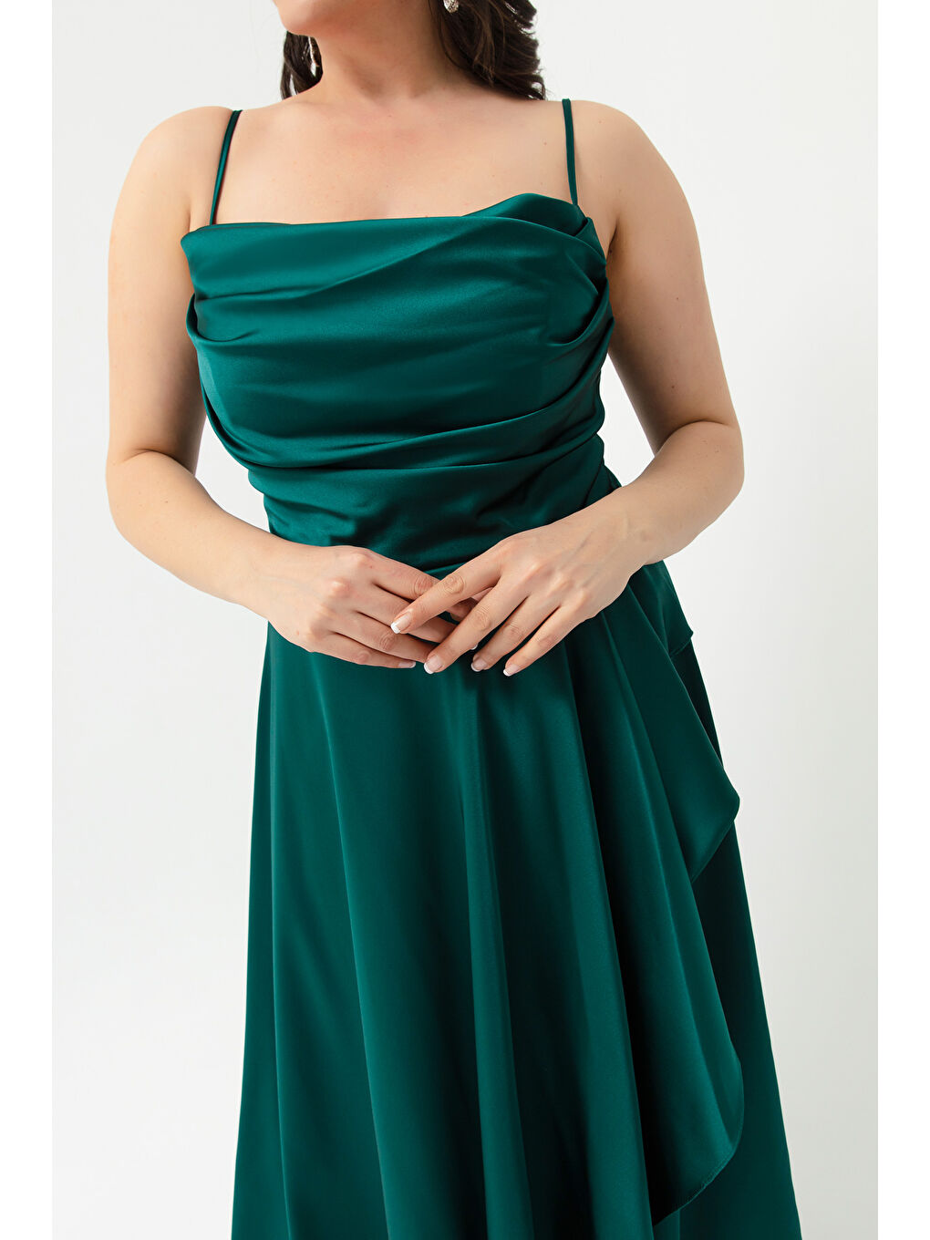 Kadın Zümrüt Yeşili Volanlı Yırtmaçlı Büyük Beden Saten Abiye Mezuniyet Elbisesi-2