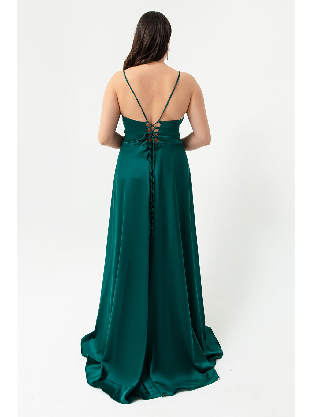 Kadın Zümrüt Yeşili Volanlı Yırtmaçlı Büyük Beden Saten Abiye Mezuniyet Elbisesi-4