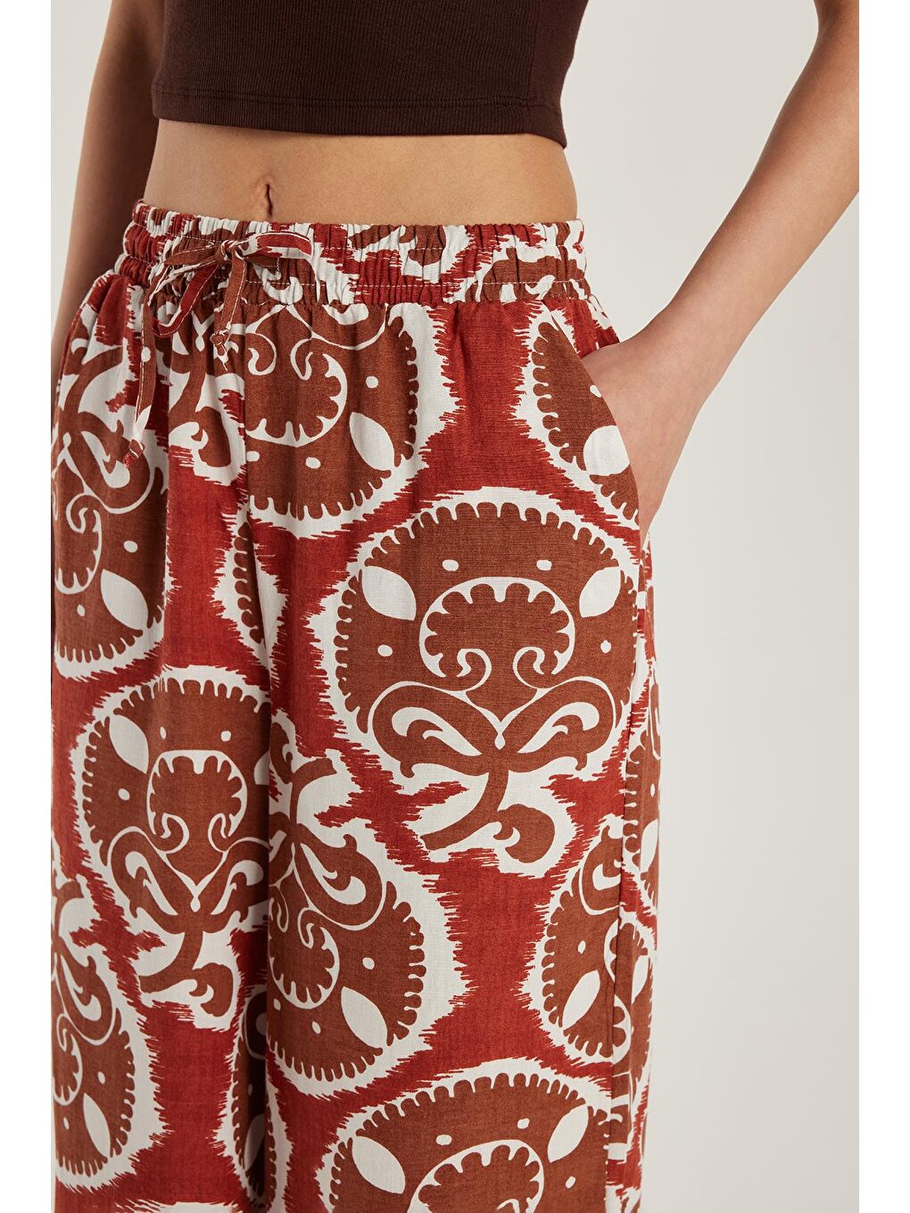 Karışık Kadın Regular Fit Beli Bağcıklı Geniş Paça Baskılı Pantolon-1