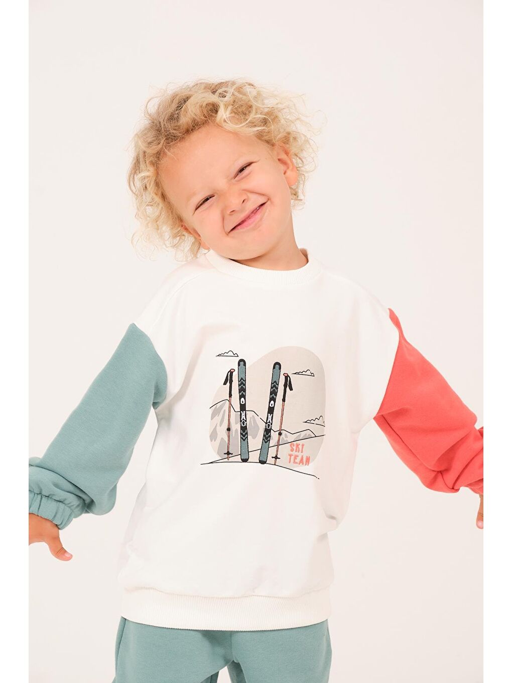 Yeşil Erkek Çocuk Renkli Baskı Nakış Detaylı Sweatshirt - Mint-1