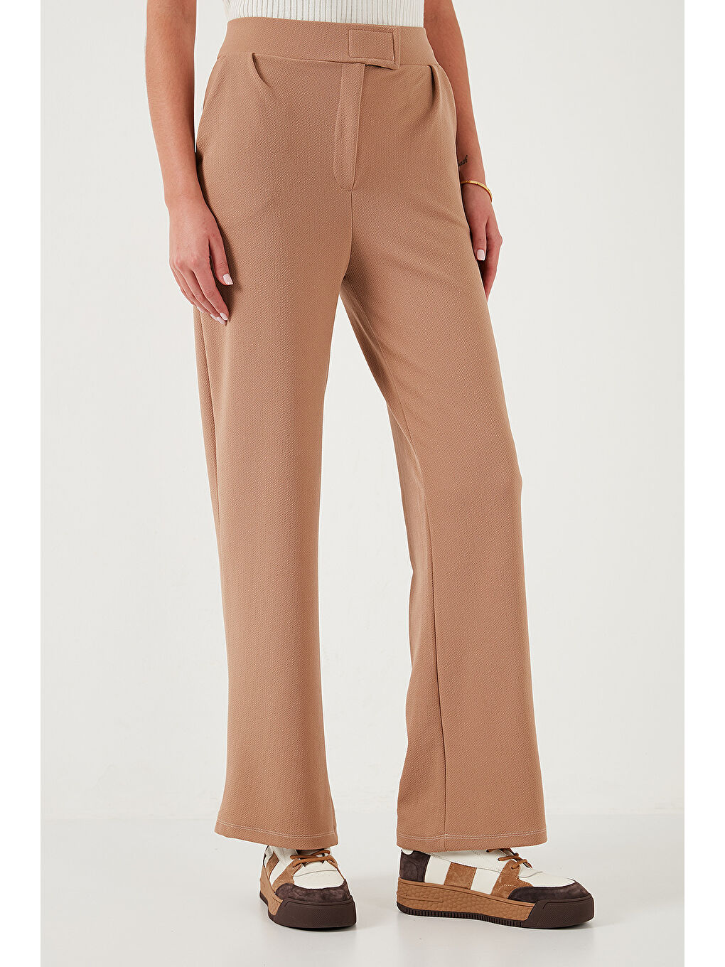 Kahverengi Regular Fit Yüksek Bel Bol Paça Kadın Pantolon 5861279-3